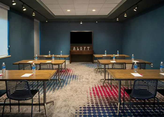 Aloft Green Bay