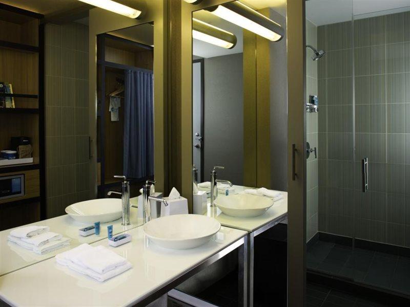 Aloft Bay Hotel 4*