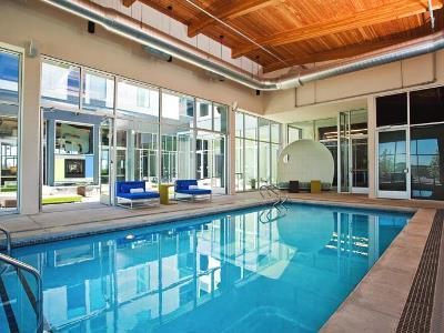 Aloft Bay Hotel